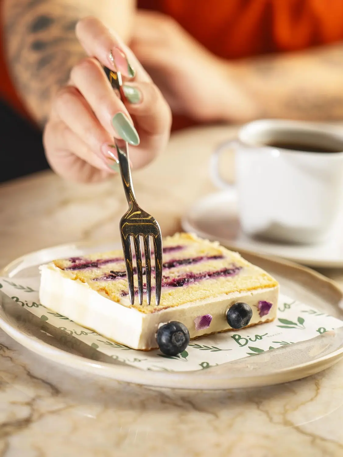 Bolo de limão com mirtilos